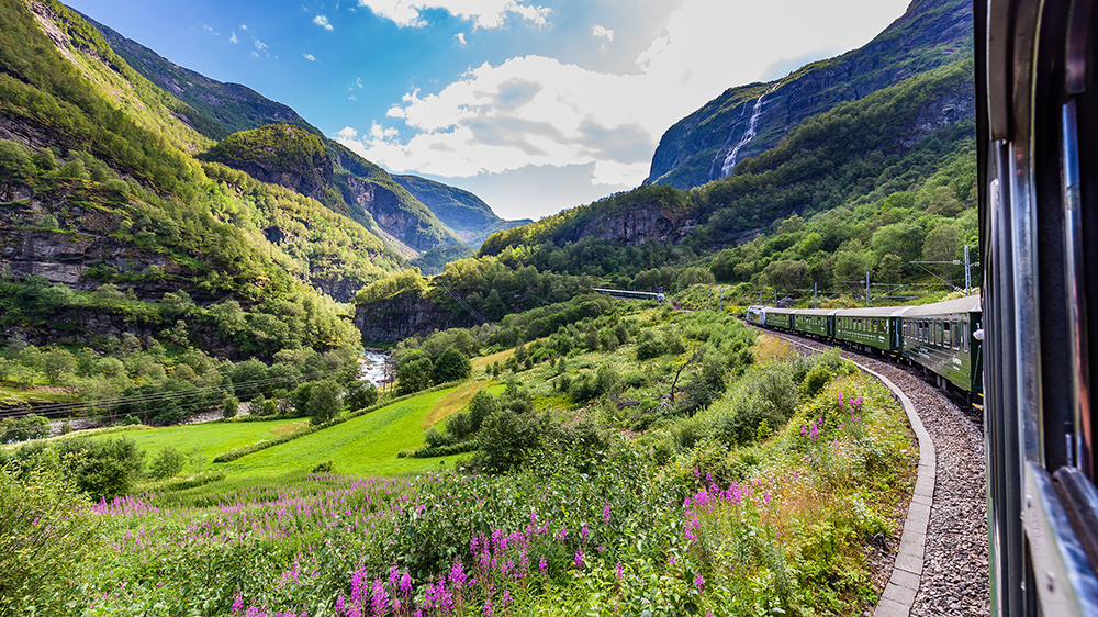 SCOTTISH ISLE & NORWEGIAN FJORDS 