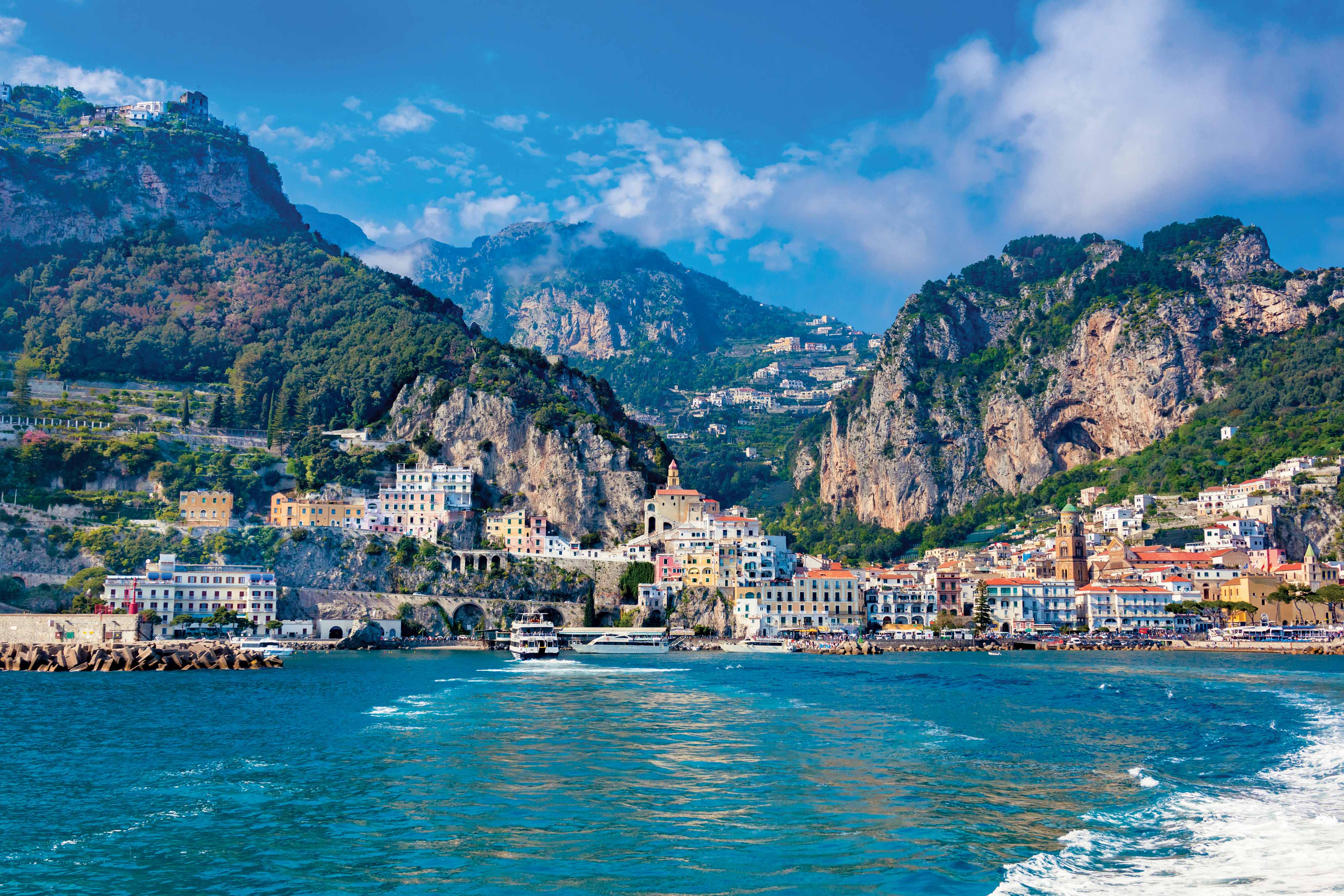 THE CHARM OF THE AMALFI COAST